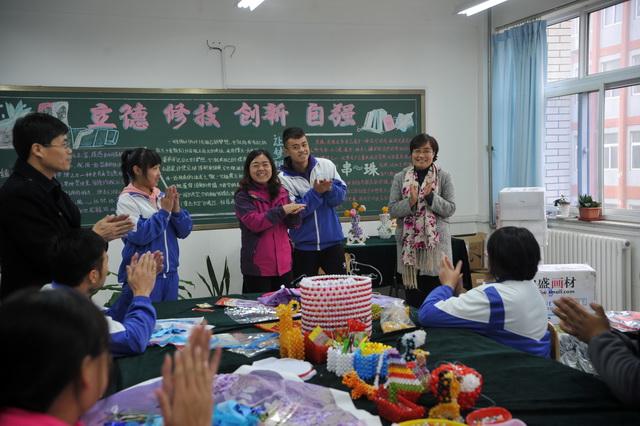 澳美英語學校溫暖送特校