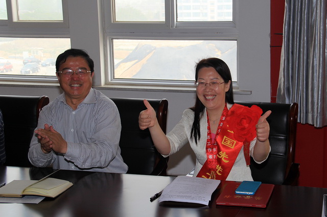 我校召開座談會(huì)歡迎全國先進(jìn)工作者賈益芹載譽(yù)歸來