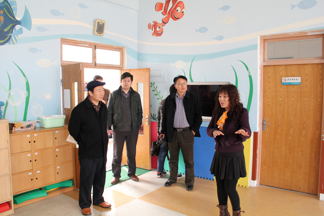 日照市教育局有關(guān)領(lǐng)導(dǎo)到我?？疾鞂W(xué)校建設(shè)及教育教學(xué)情況
