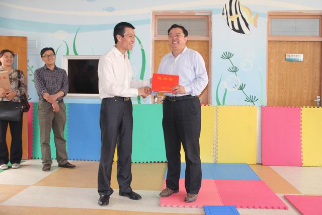 淄博高新區(qū)領(lǐng)導(dǎo)到我校走訪慰問(wèn)