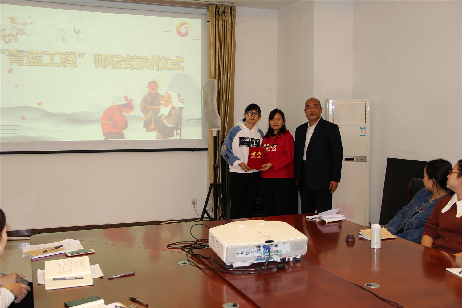 專業(yè)領(lǐng)航謀發(fā)展  青藍互動促新風(fēng)