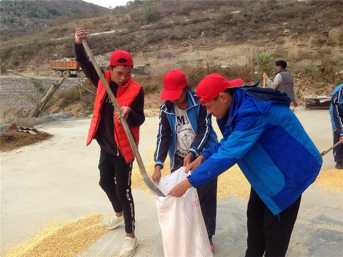 文明志愿行     畫(huà)筆繪鄉(xiāng)村