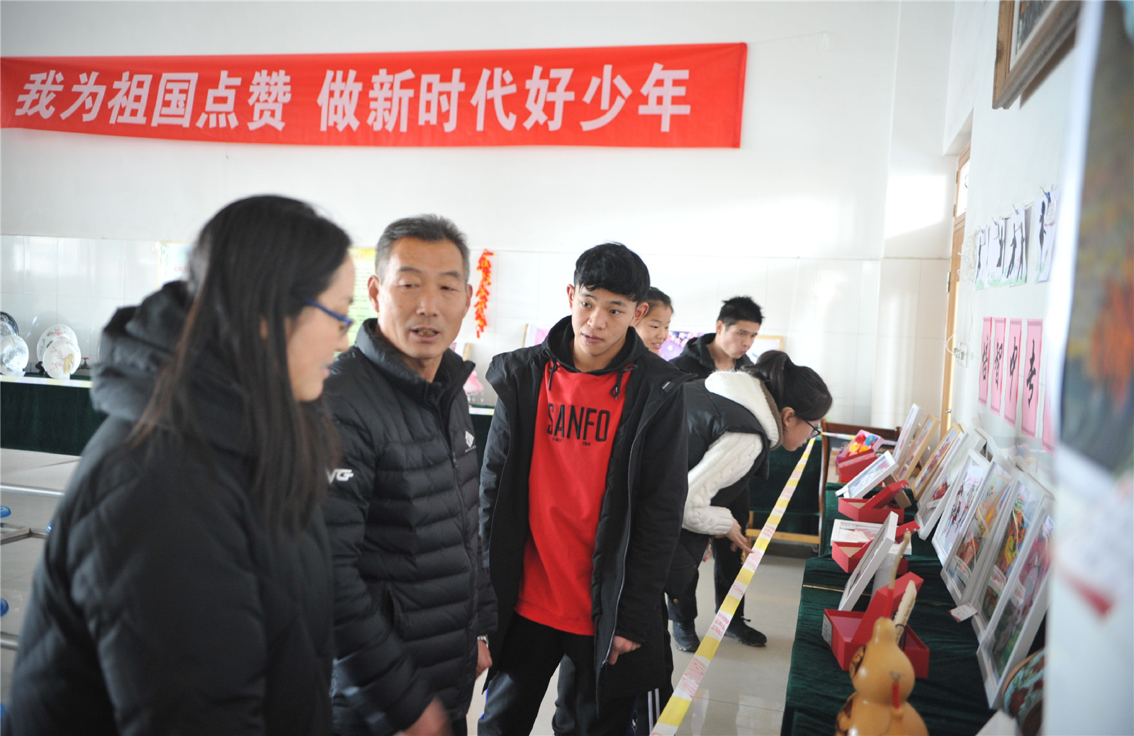 市特教中心組織“為祖國(guó)點(diǎn)贊”作品展