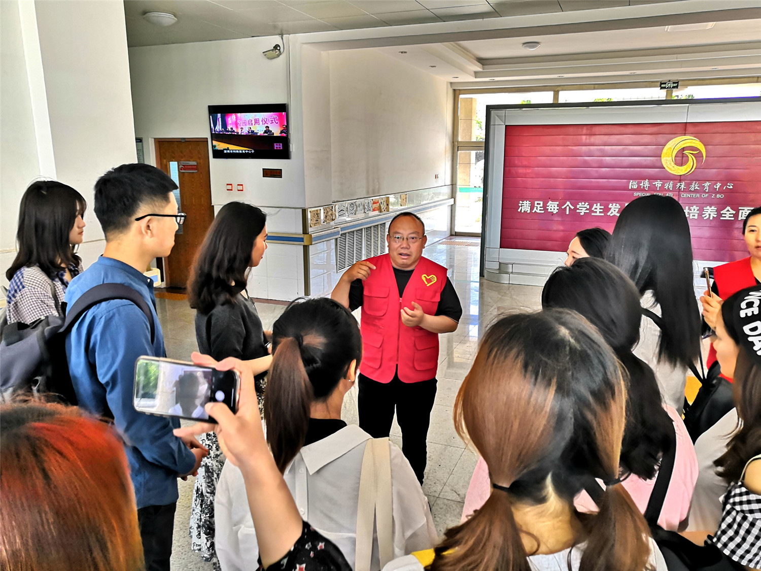 志愿服務(wù)，愛暖 “盲”心