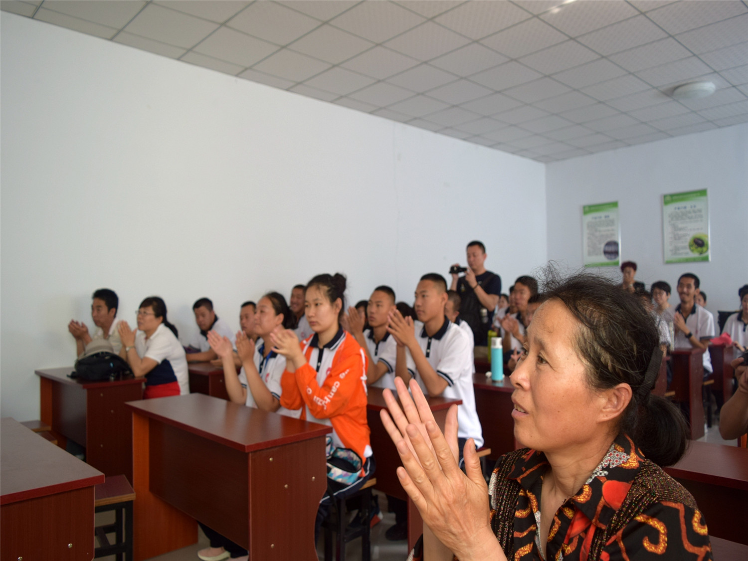 市特教中心“學生學農(nóng)基地”揭牌儀式在響水涯舉行