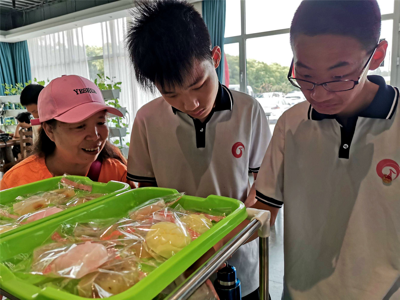 市特教中心學(xué)生參加“放飛夢(mèng)想”航模研學(xué)活動(dòng)