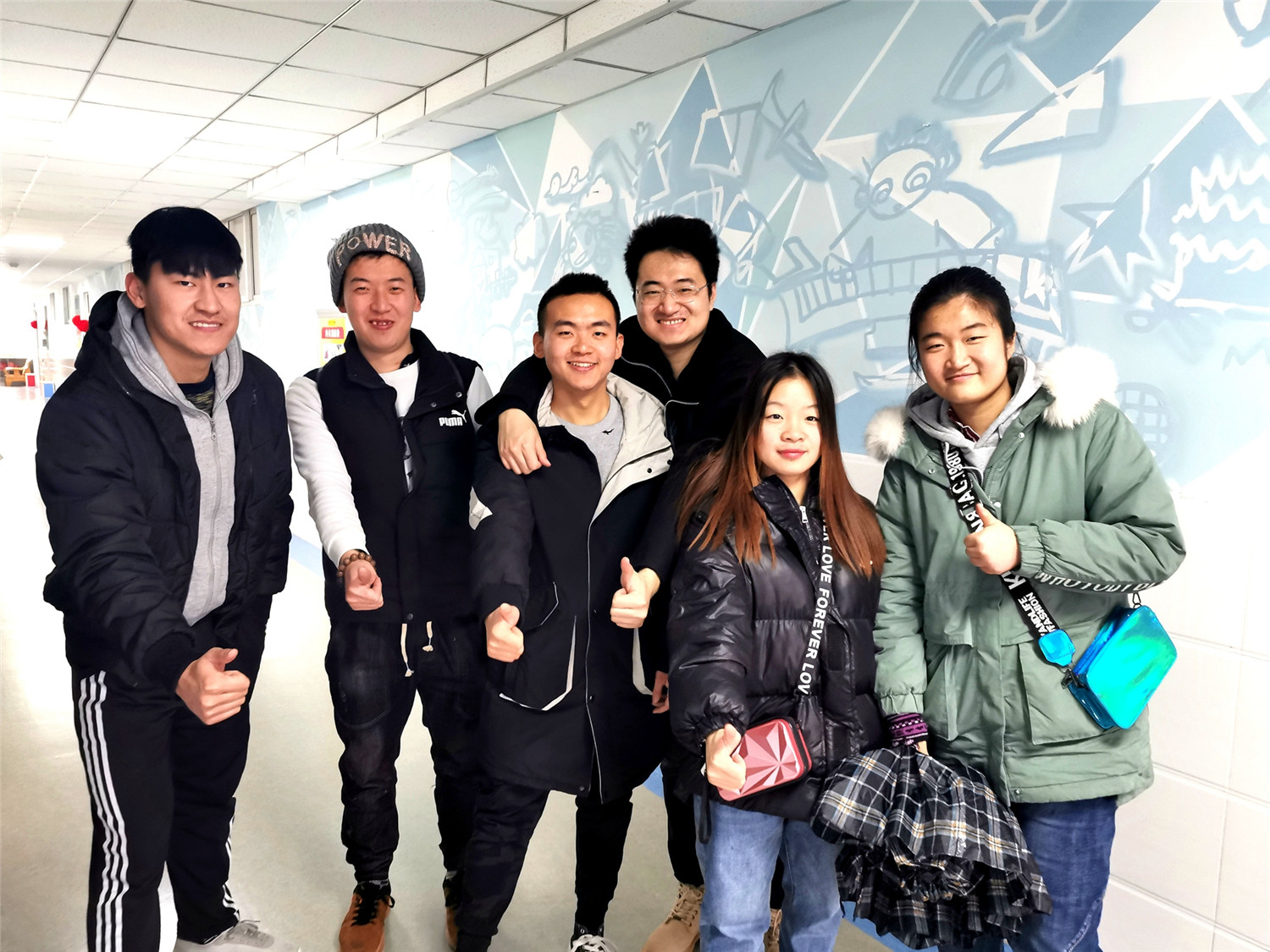 優(yōu)秀學(xué)子回?？赐鲙?></p><p style=