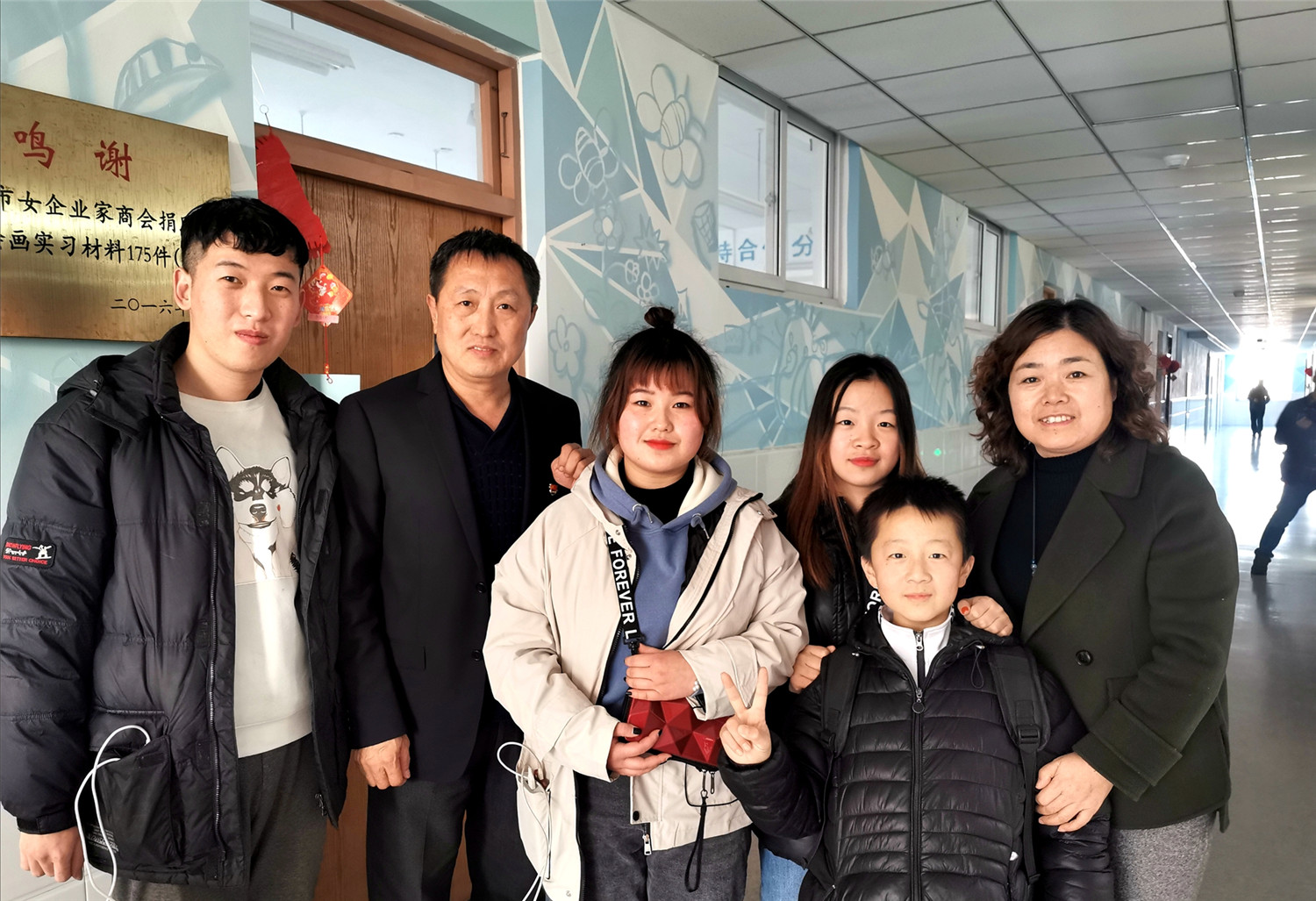 優(yōu)秀學(xué)子回?？赐鲙?></p><br />
									</p>
			</div>

			<!-- 翻頁 -->
			<div   id=