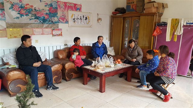精準資助 關愛成長---學校舉行貧困生家訪活動