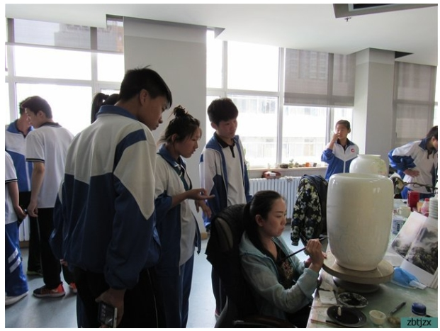 邁開(kāi)腿，擦亮眼，開(kāi)動(dòng)腦——淄博市特教中心“愛(ài)我大美淄博”研學(xué)活動(dòng)進(jìn)行中