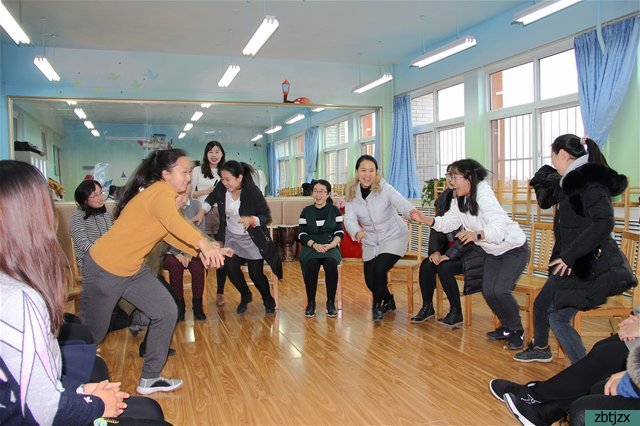 智慧啟心，快樂(lè)育人——我校開(kāi)展教師團(tuán)體心理輔導(dǎo)活動(dòng)