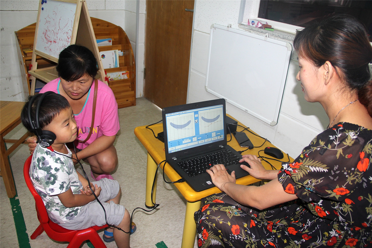 我校舉行學(xué)前聽障兒童新生開班儀式