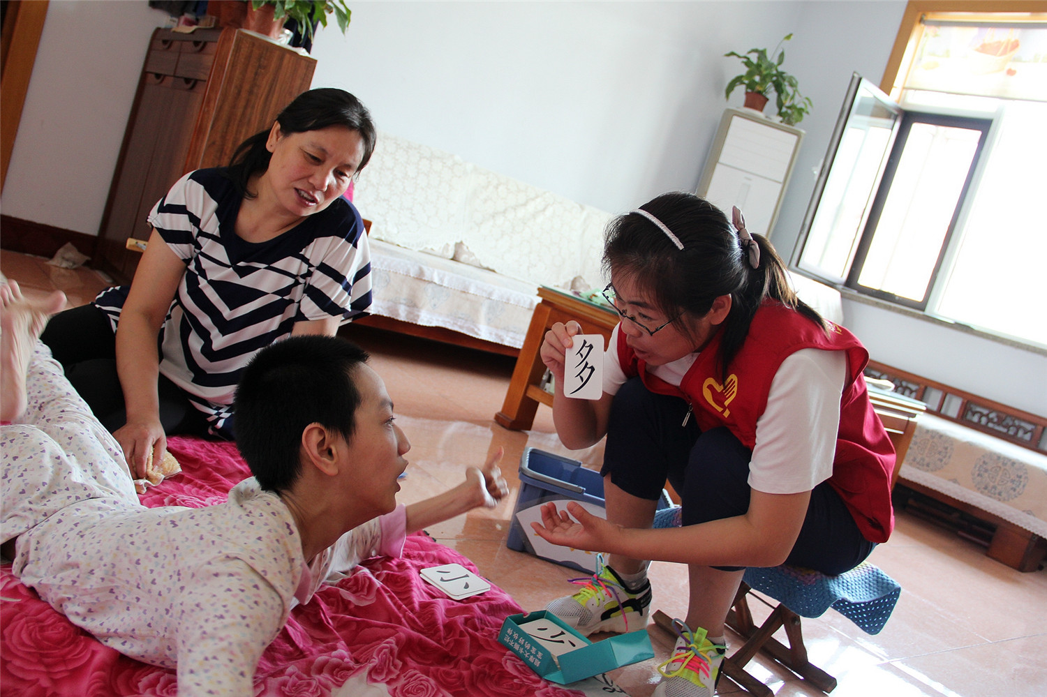 市特教中心開展“迎中秋，慶國慶，溫情一家親”送教上門活動