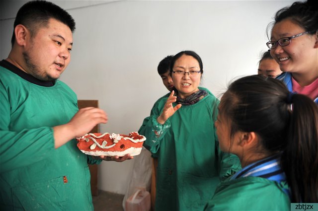 孫亞飛，用行動(dòng)闡釋“愛和關(guān)懷”