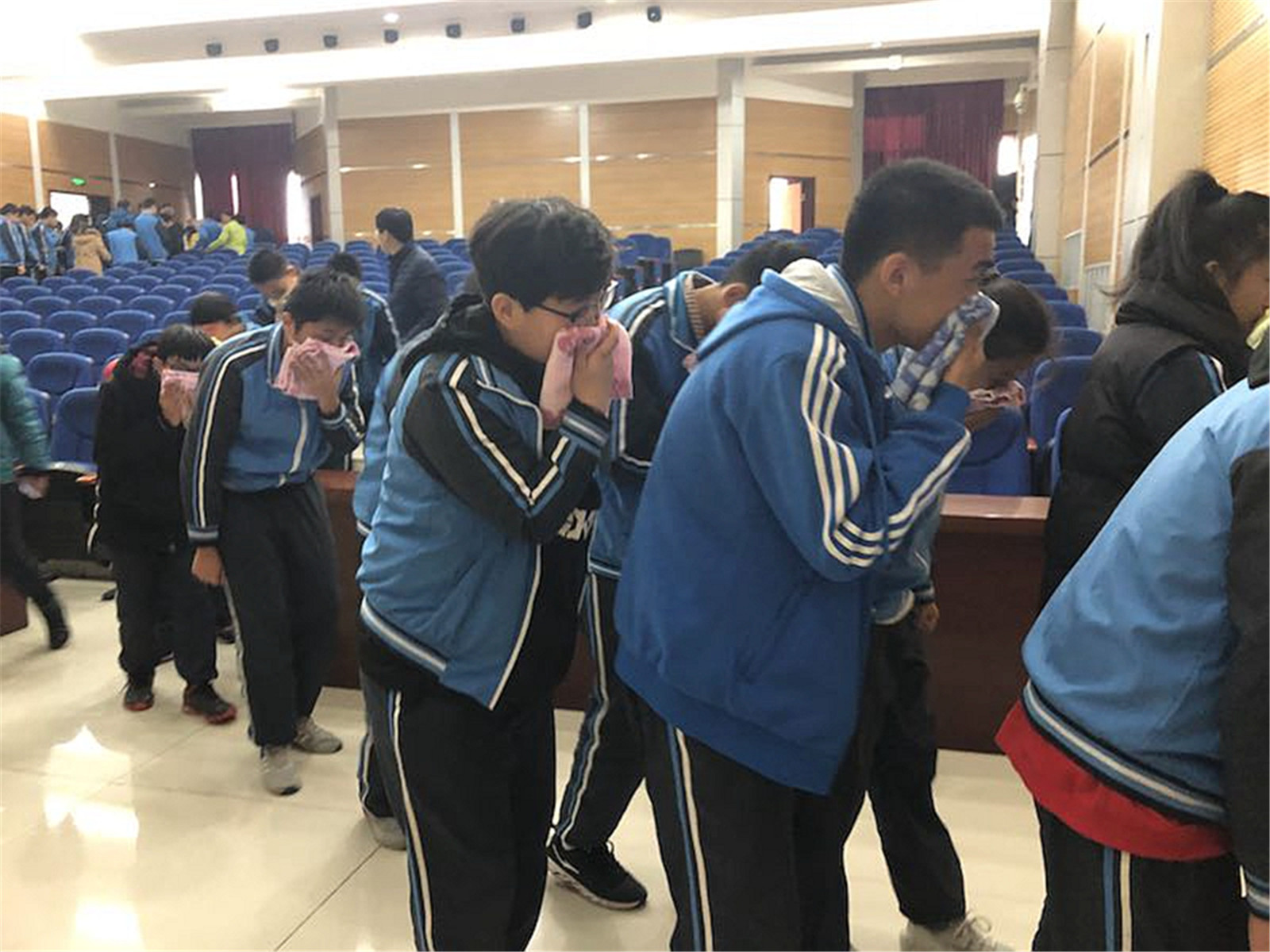 安全校長(zhǎng)到市特教中心講授安全課 指導(dǎo)疏散演習(xí)