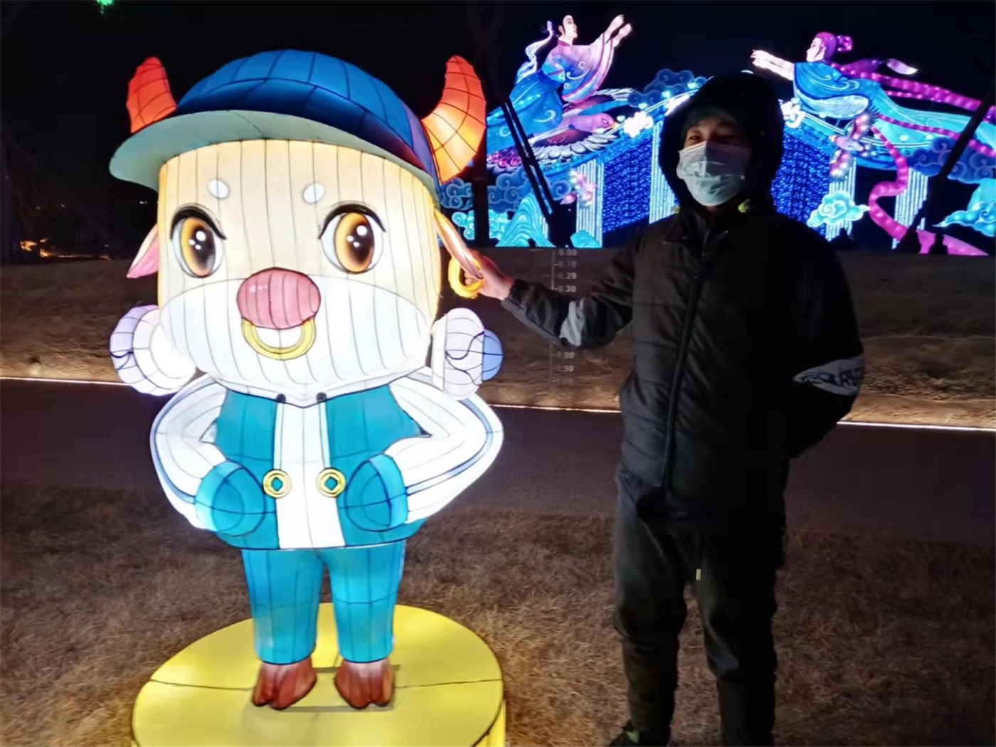 賞花燈，吃湯圓，歡天喜地鬧元宵